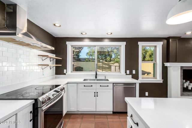 4746 W COLUMBINE Drive, Glendale, AZ 85304