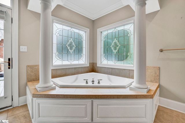 881 Inverness Circle, Spartanburg, SC 29306