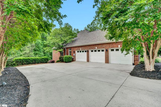 881 Inverness Circle, Spartanburg, SC 29306