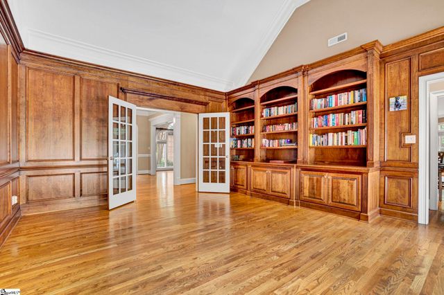 881 Inverness Circle, Spartanburg, SC 29306