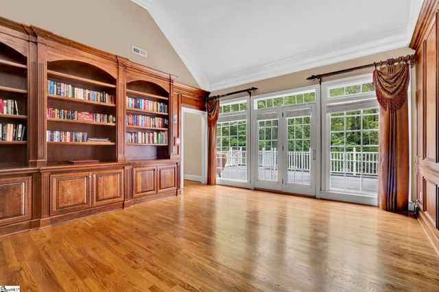 881 Inverness Circle, Spartanburg, SC 29306