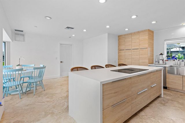 1332 SW Tamarind Way, Boca Raton, FL 33486