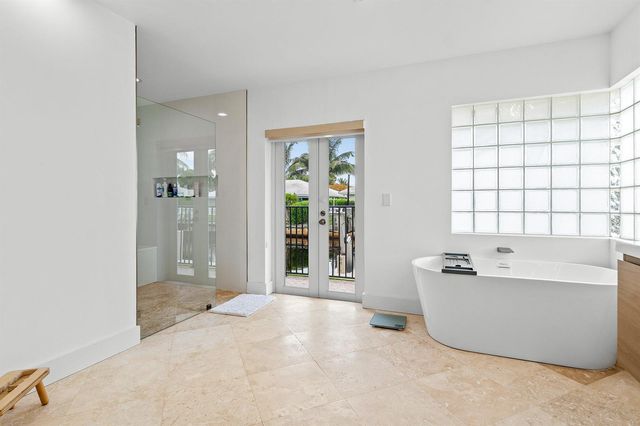1332 SW Tamarind Way, Boca Raton, FL 33486