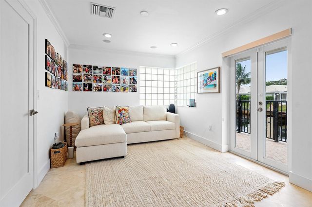 1332 SW Tamarind Way, Boca Raton, FL 33486