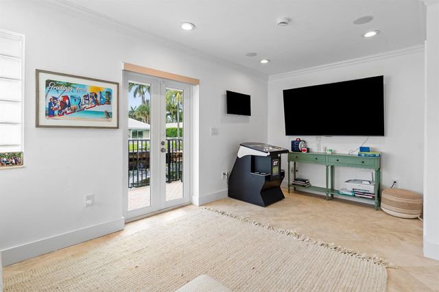 1332 SW Tamarind Way, Boca Raton, FL 33486