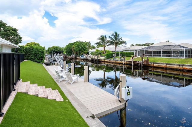 1332 SW Tamarind Way, Boca Raton, FL 33486