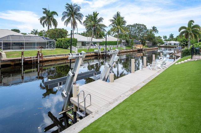 1332 SW Tamarind Way, Boca Raton, FL 33486
