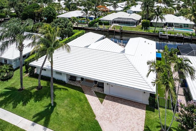 1332 SW Tamarind Way, Boca Raton, FL 33486