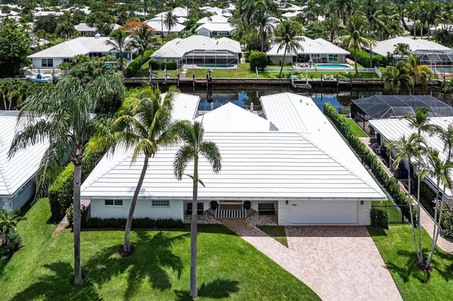 1332 SW Tamarind Way, Boca Raton, FL 33486