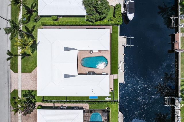 1332 SW Tamarind Way, Boca Raton, FL 33486