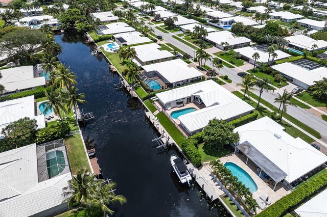 1332 SW Tamarind Way, Boca Raton, FL 33486