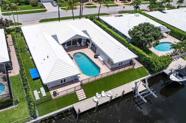 1332 SW Tamarind Way, Boca Raton, FL 33486