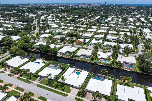 1332 SW Tamarind Way, Boca Raton, FL 33486