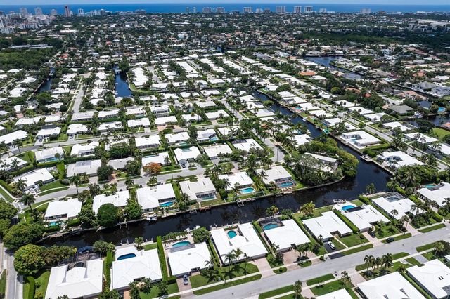 1332 SW Tamarind Way, Boca Raton, FL 33486