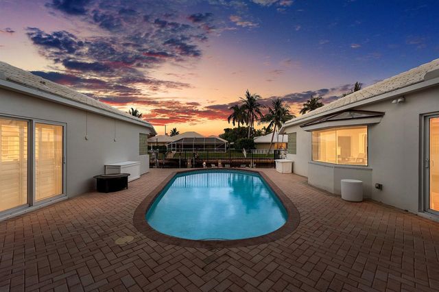 1332 SW Tamarind Way, Boca Raton, FL 33486
