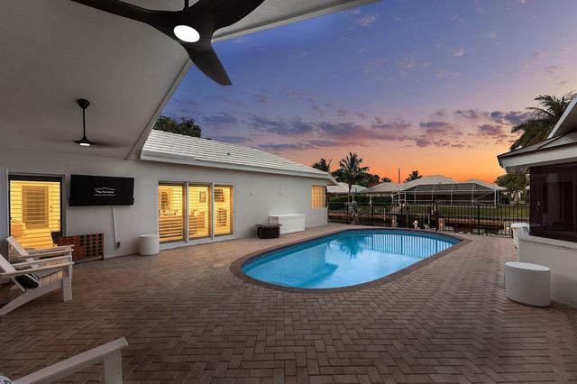 1332 SW Tamarind Way, Boca Raton, FL 33486