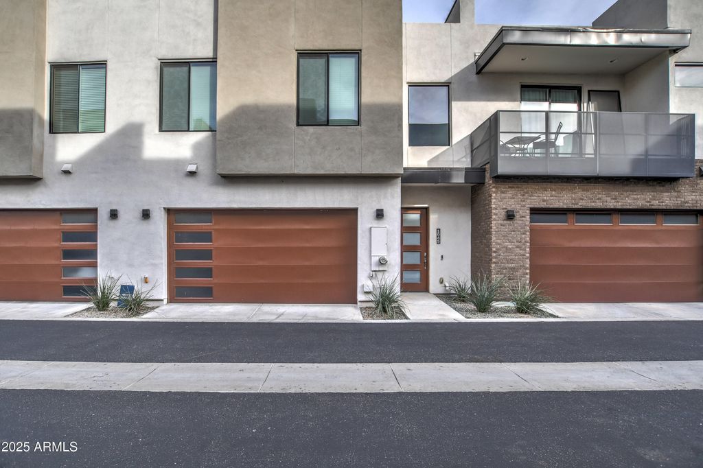 901 S SMITH Road 1045, Tempe, AZ 85281