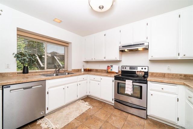 4129 Cyprus Island Court, Fallbrook, CA 92028