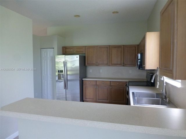 1139 Chenille Cir, Weston, FL 33327