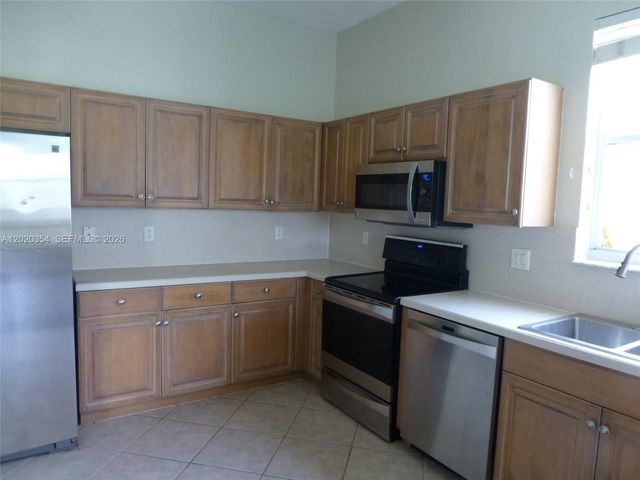 1139 Chenille Cir, Weston, FL 33327