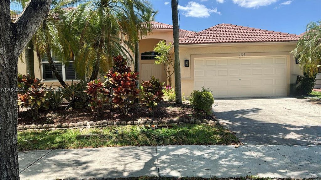1139 Chenille Cir, Weston, FL 33327