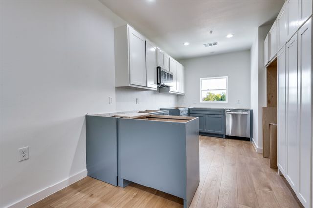 516 S Oconnor Road, Irving, TX 75060