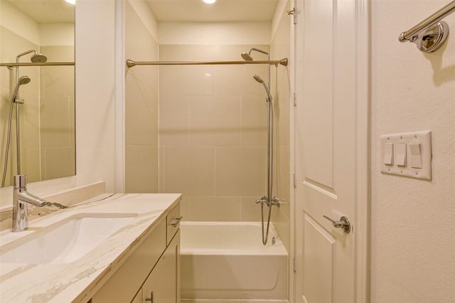 2724 Dolce Oaks Drive, Houston, TX 77007