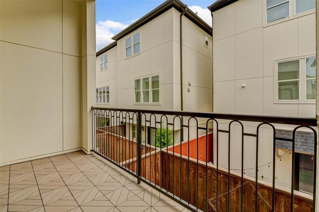 2724 Dolce Oaks Drive, Houston, TX 77007