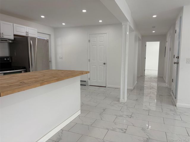 40 Hillside Avenue A, New Windsor, NY 12553