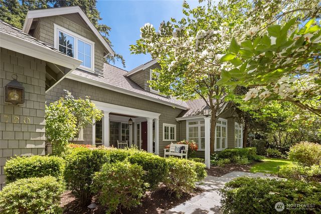 2720 105th Avenue SE, Beaux Arts, WA 98004