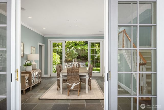 2720 105th Avenue SE, Beaux Arts, WA 98004