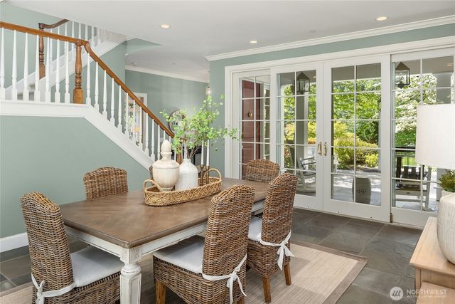 2720 105th Avenue SE, Beaux Arts, WA 98004