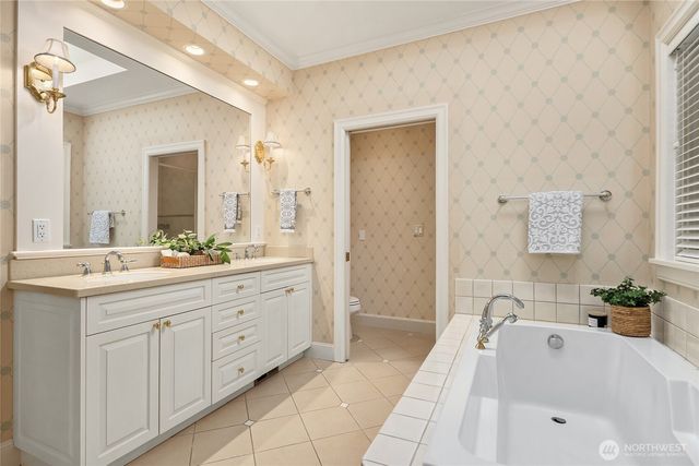 2720 105th Avenue SE, Beaux Arts, WA 98004