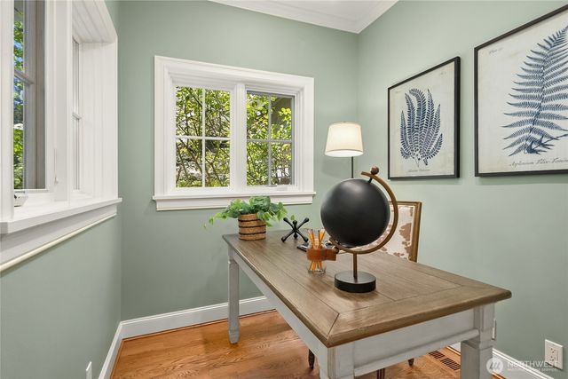 2720 105th Avenue SE, Beaux Arts, WA 98004