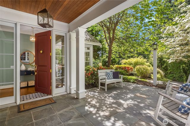 2720 105th Avenue SE, Beaux Arts, WA 98004
