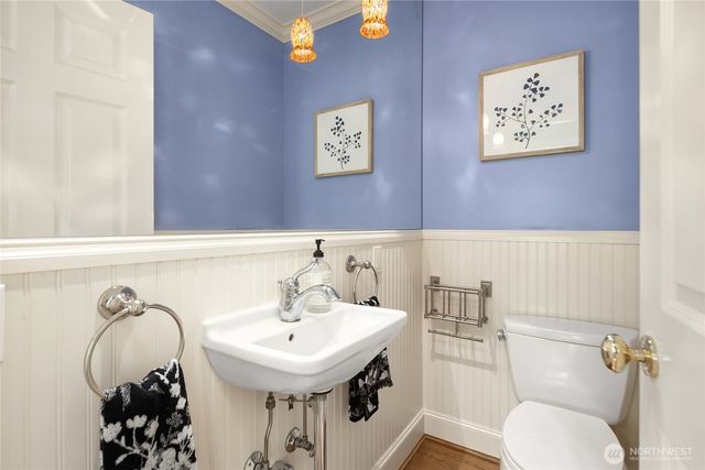 2720 105th Avenue SE, Beaux Arts, WA 98004