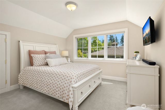 2720 105th Avenue SE, Beaux Arts, WA 98004