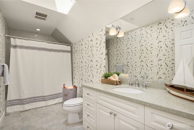 2720 105th Avenue SE, Beaux Arts, WA 98004