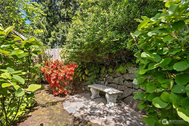 2720 105th Avenue SE, Beaux Arts, WA 98004