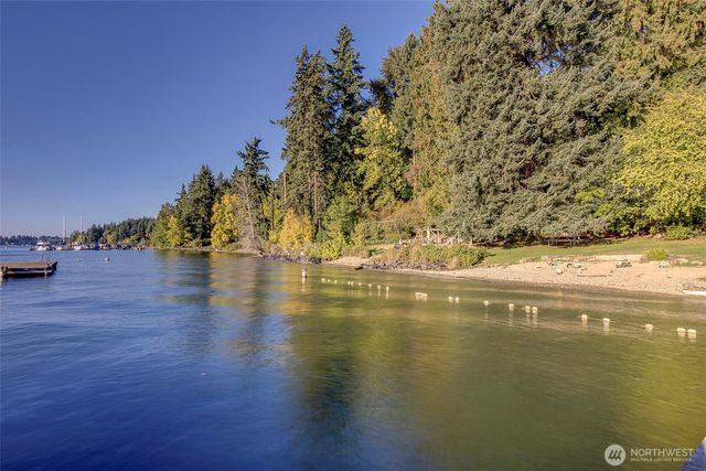 2720 105th Avenue SE, Beaux Arts, WA 98004