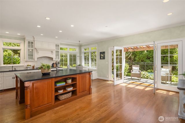 2720 105th Avenue SE, Beaux Arts, WA 98004