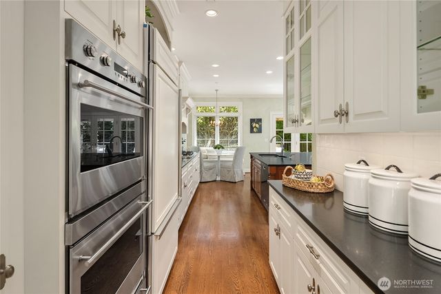 2720 105th Avenue SE, Beaux Arts, WA 98004