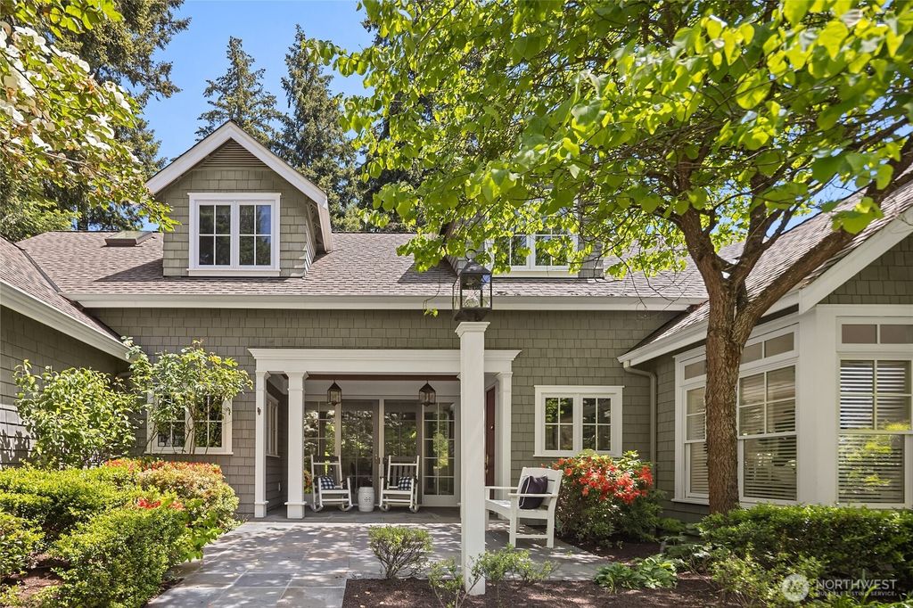 2720 105th Avenue SE, Beaux Arts, WA 98004
