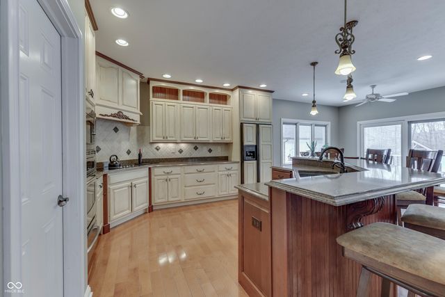 5898 Claybrook Drive, Bargersville, IN 46106