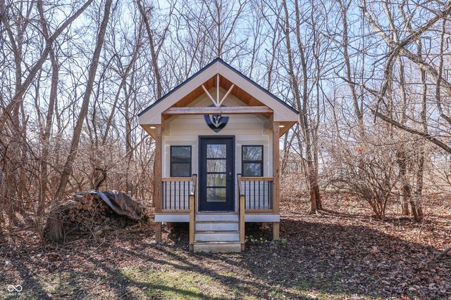 5898 Claybrook Drive, Bargersville, IN 46106