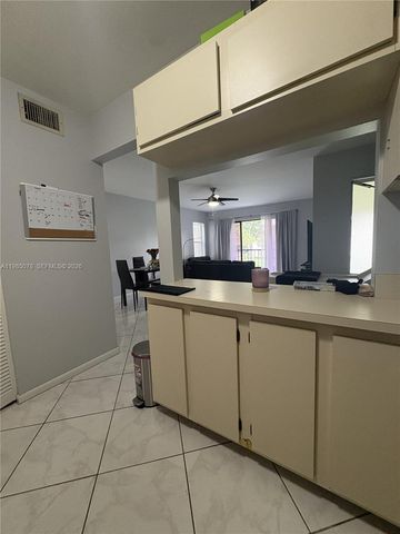 718 Sunny Pine Way F2, Green Acres, FL 33415