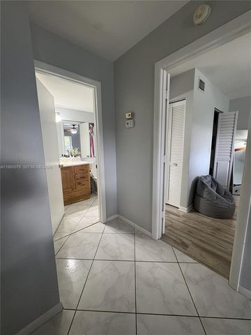 718 Sunny Pine Way F2, Green Acres, FL 33415