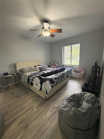 718 Sunny Pine Way F2, Green Acres, FL 33415