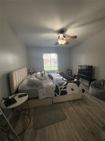 718 Sunny Pine Way F2, Green Acres, FL 33415