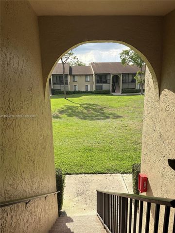 718 Sunny Pine Way F2, Green Acres, FL 33415